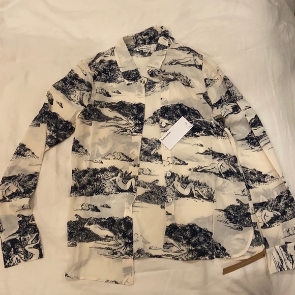 Reformation button up top - Picture 3 of 6